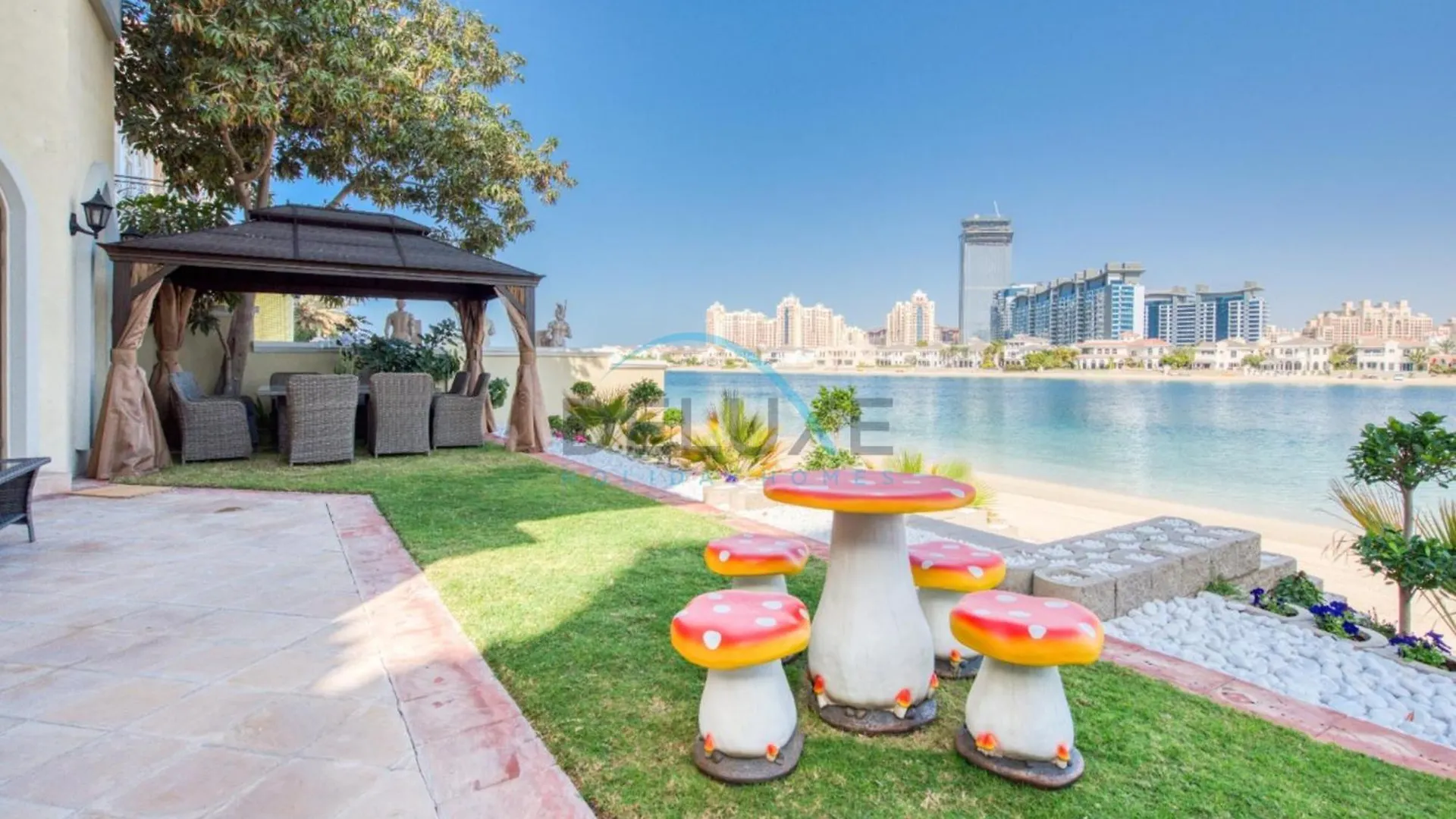 Prestigious 5Br Villa With Assistant Room And Private Pool In Frond O Palm Jumeirah By Deluxe Holiday Homes Dubai United Arab Emirates