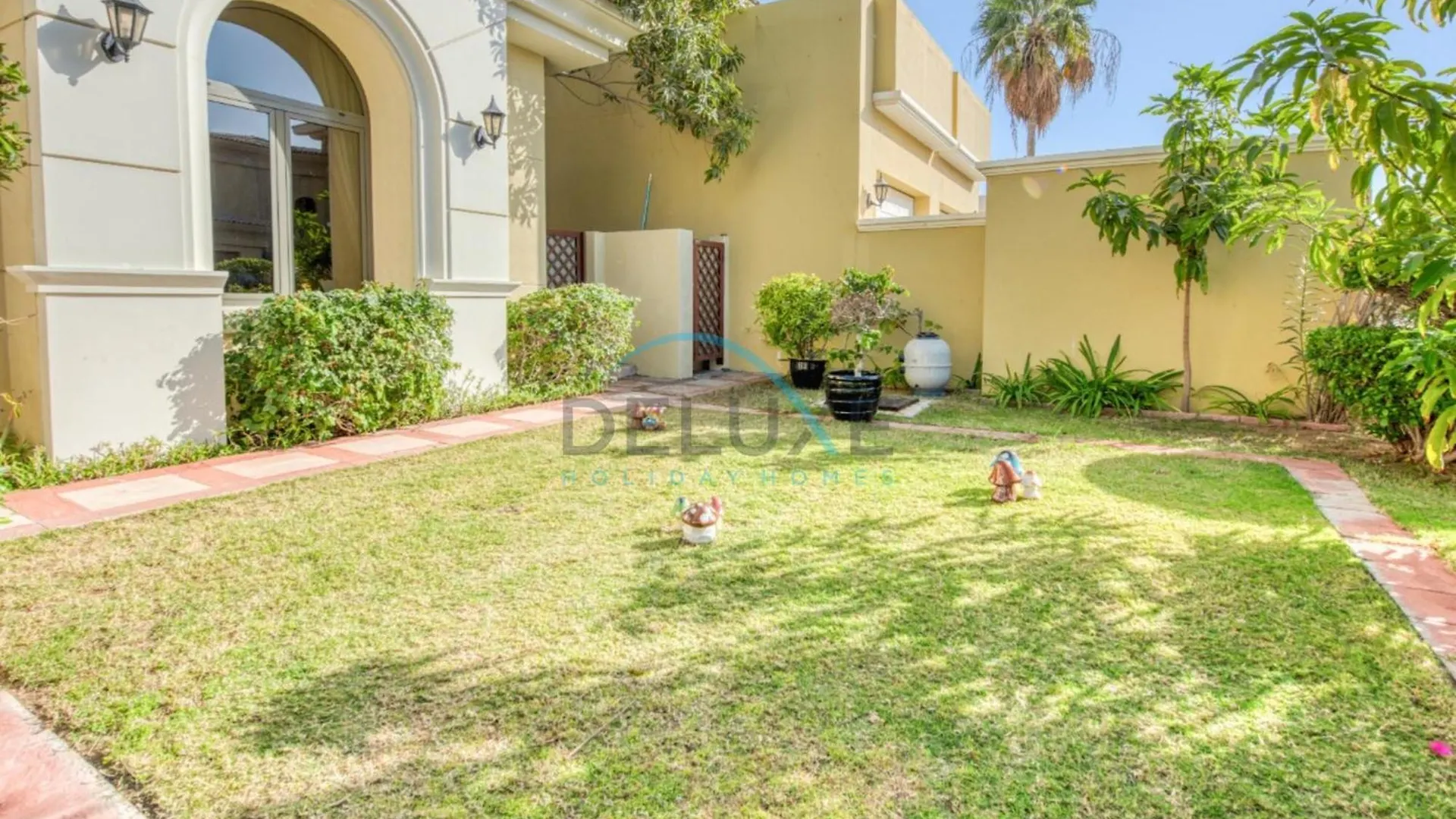 Prestigious 5Br Villa With Assistant Room And Private Pool In Frond O Palm Jumeirah By Deluxe Holiday Homes Dubai