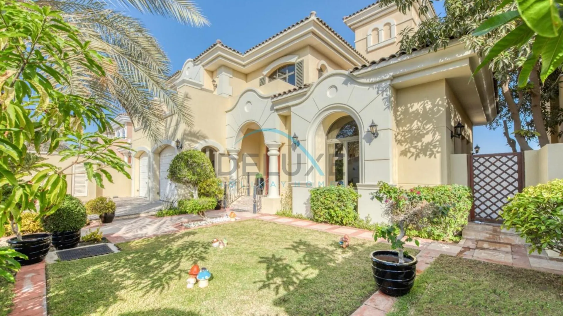 Apartment Prestigious 5Br Villa With Assistant Room And Private Pool In Frond O Palm Jumeirah By Deluxe Holiday Homes Dubai