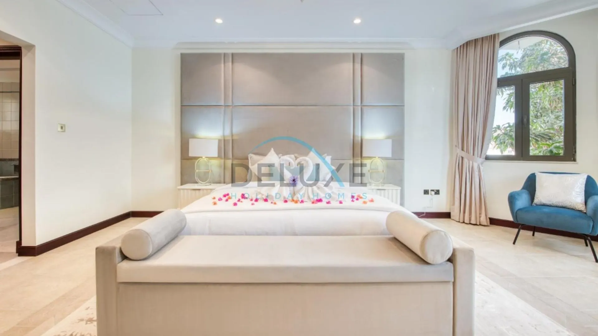Apartment Prestigious 5Br Villa With Assistant Room And Private Pool In Frond O Palm Jumeirah By Deluxe Holiday Homes Dubai