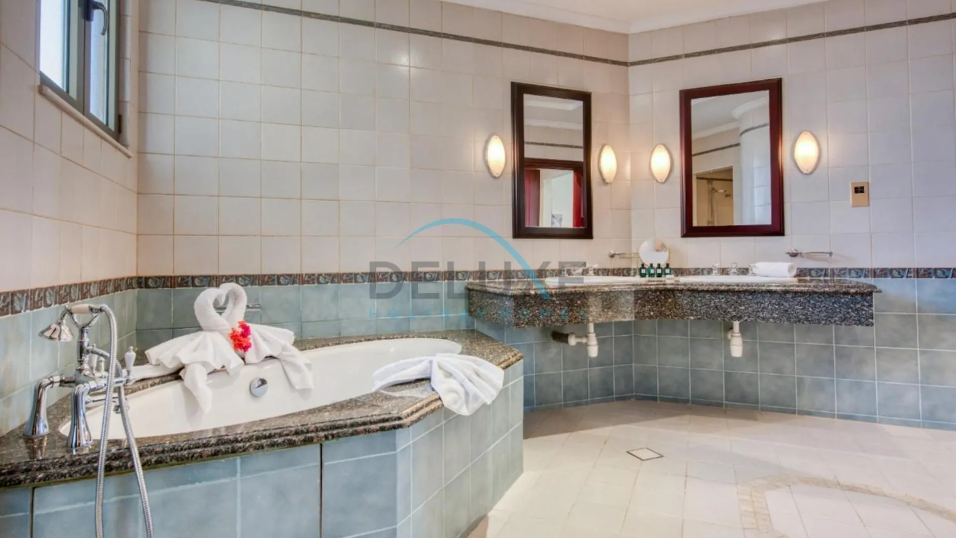 Prestigious 5Br Villa With Assistant Room And Private Pool In Frond O Palm Jumeirah By Deluxe Holiday Homes Dubai