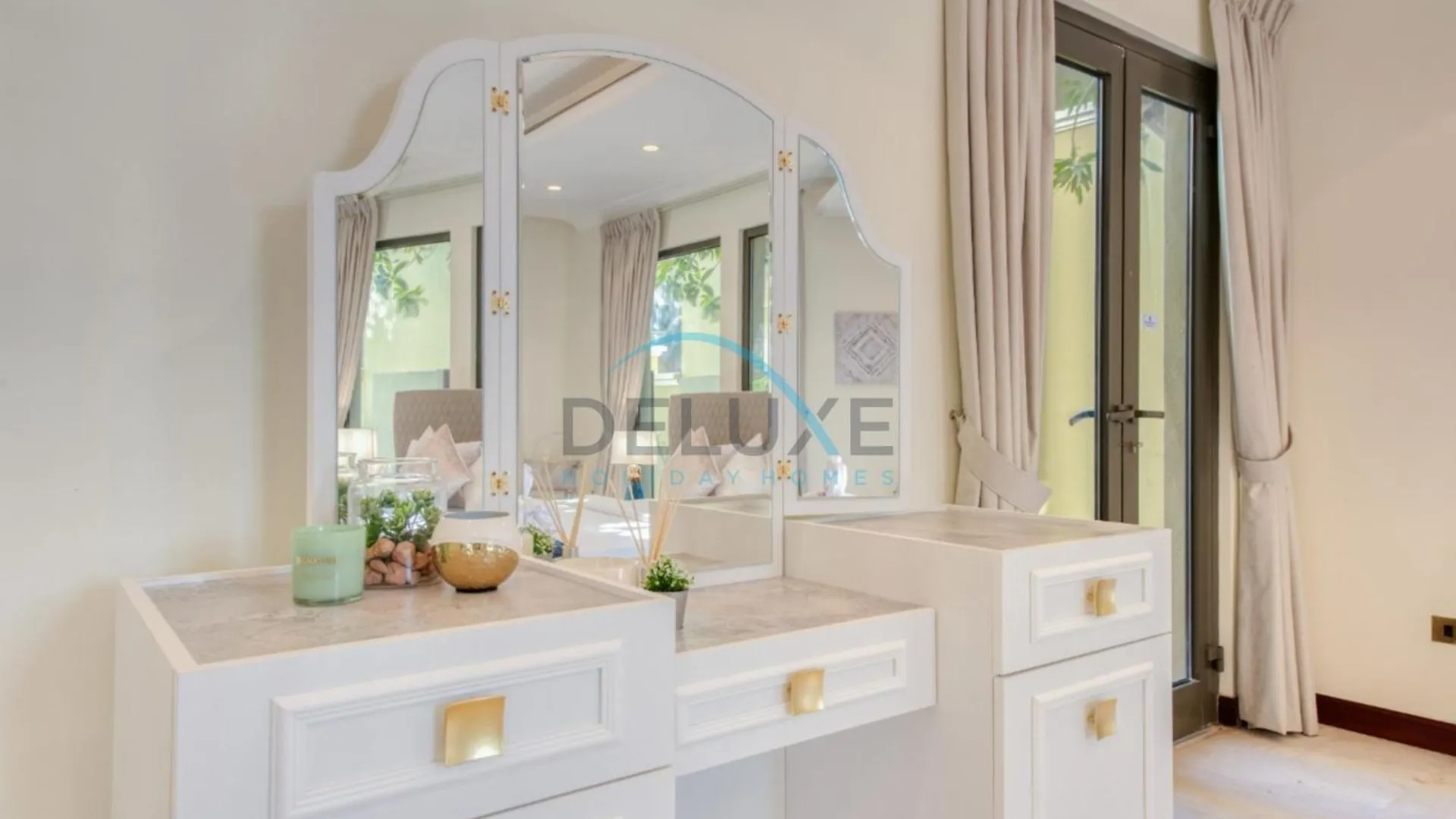 Prestigious 5Br Villa With Assistant Room And Private Pool In Frond O Palm Jumeirah By Deluxe Holiday Homes Dubai