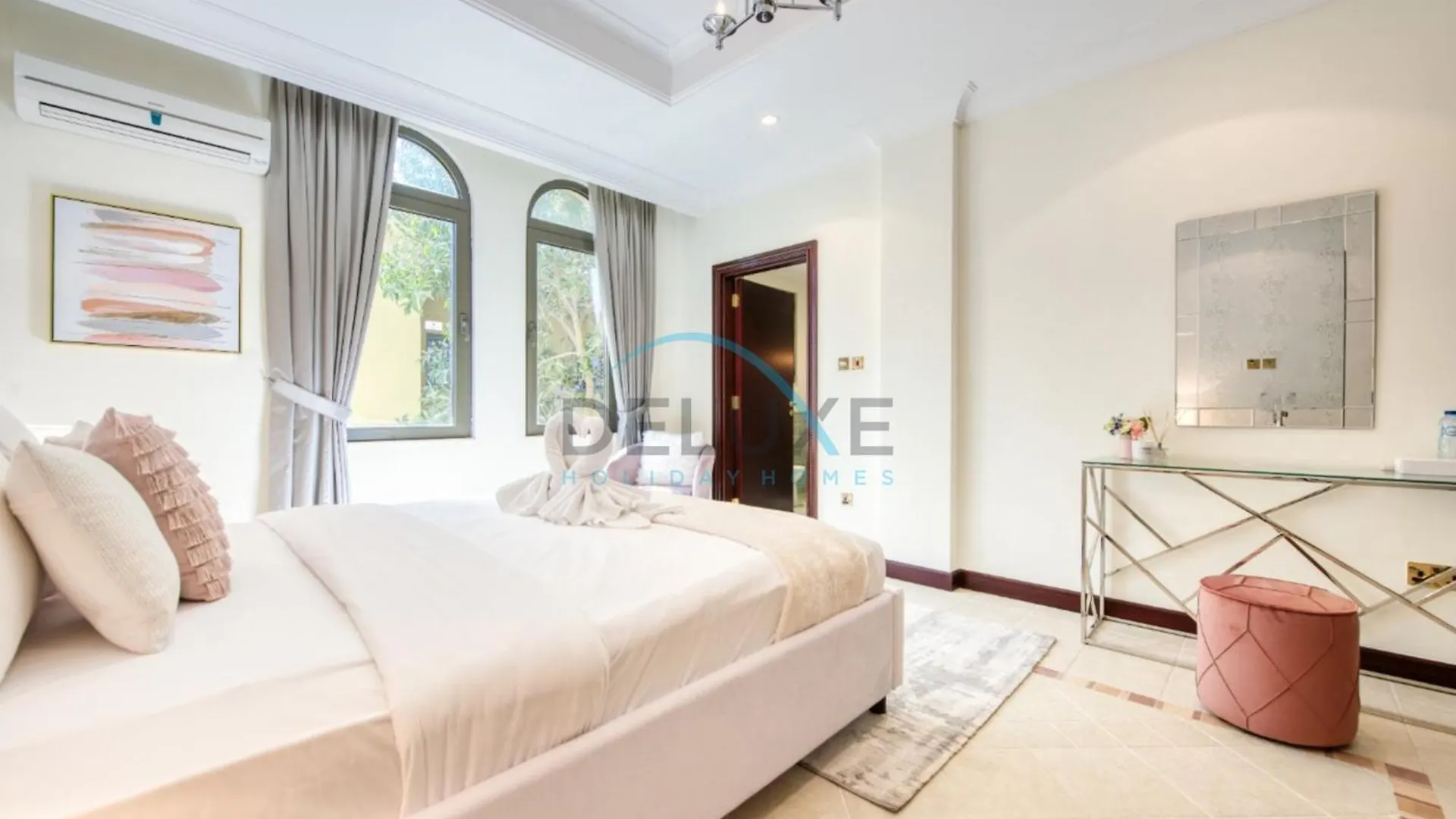 Apartment Prestigious 5Br Villa With Assistant Room And Private Pool In Frond O Palm Jumeirah By Deluxe Holiday Homes Dubai