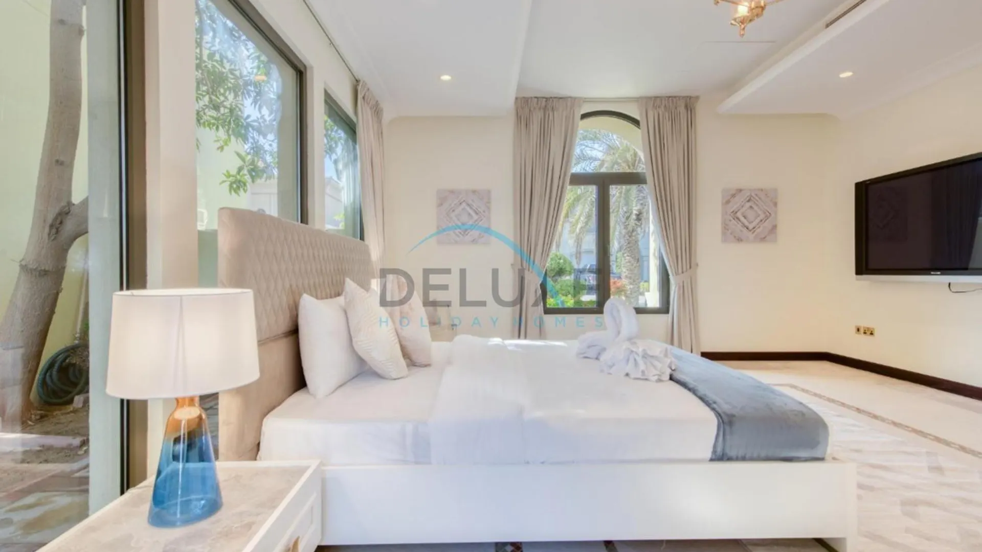Apartment Prestigious 5Br Villa With Assistant Room And Private Pool In Frond O Palm Jumeirah By Deluxe Holiday Homes Dubai