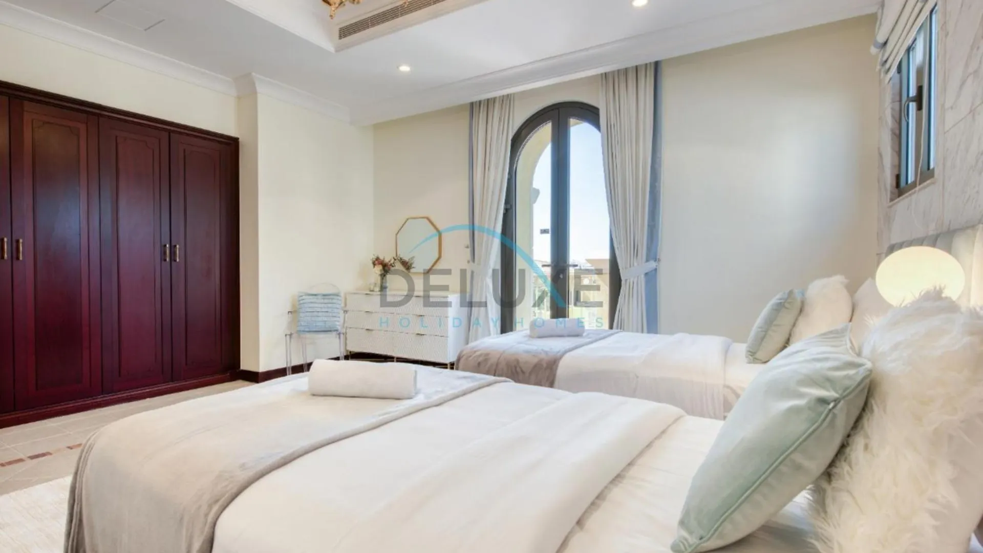 Prestigious 5Br Villa With Assistant Room And Private Pool In Frond O Palm Jumeirah By Deluxe Holiday Homes Dubai