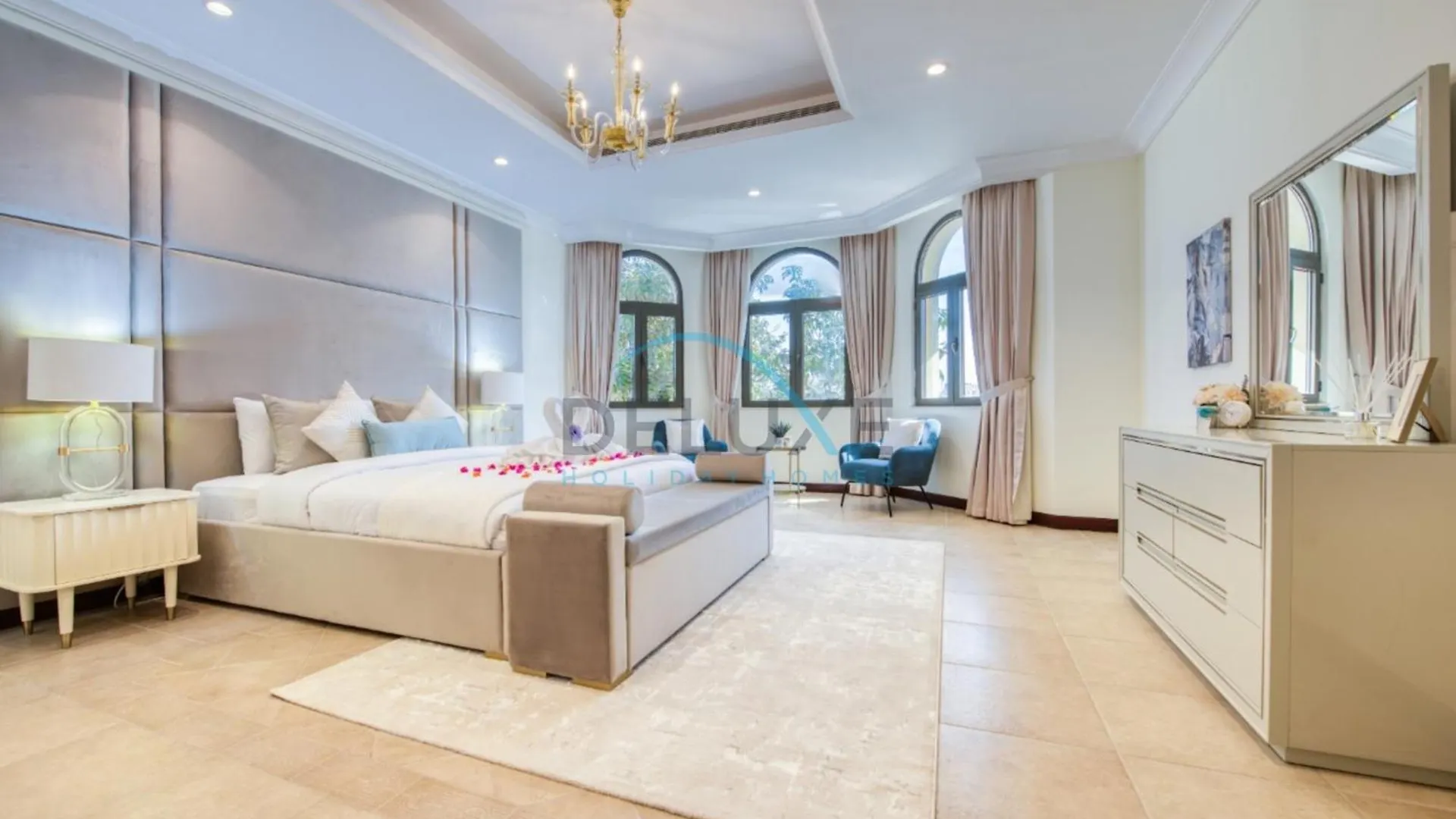 Prestigious 5Br Villa With Assistant Room And Private Pool In Frond O Palm Jumeirah By Deluxe Holiday Homes Dubai United Arab Emirates